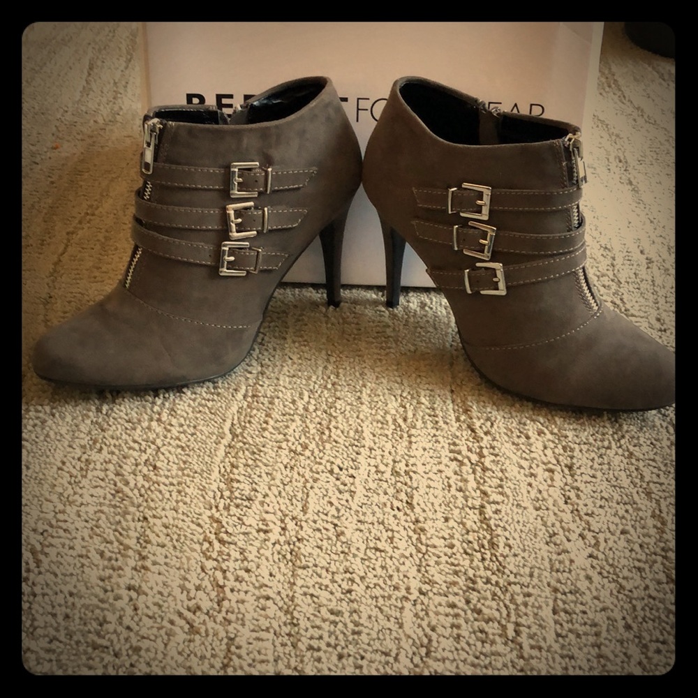 Report Dominika Grey Ankle Boot